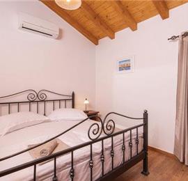 3 Bedroom Beachfront Villa with Pool near Viganj, Peljesac, Sleeps 6
